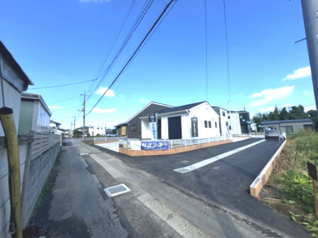 新築　太田市市場町第1　Livele Garden.S　3号棟の前面道路含む現地写真|南西側接道幅員約3.5ｍ