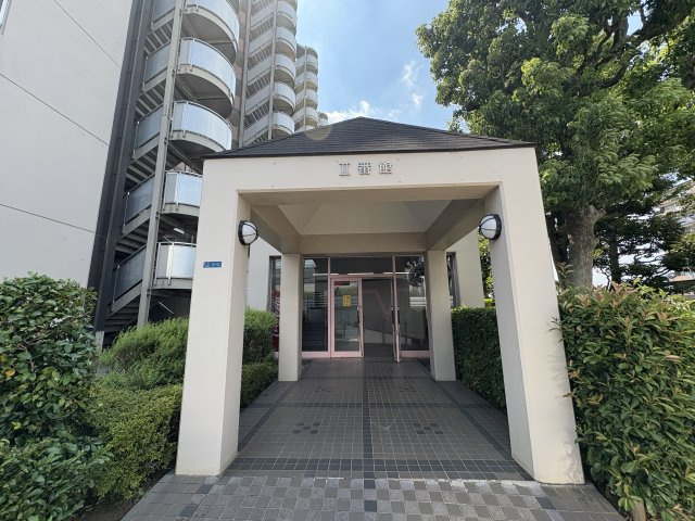 エクレール岩槻弐番館のエントランス