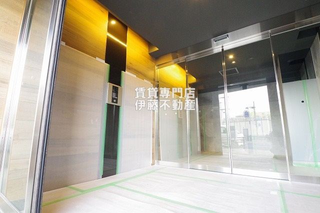 S-RESIDENCE浅間町のエントランス