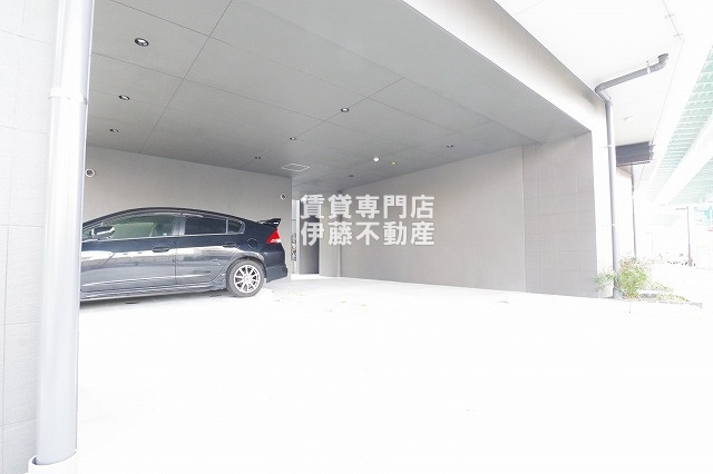 S-RESIDENCE浅間町の駐車場