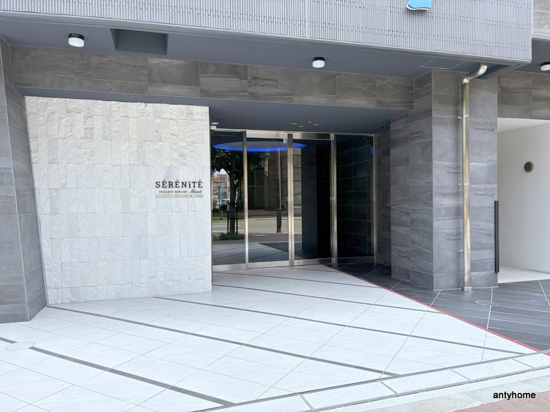 セレニテ東三国ミラク　仲介手数料無料のエントランス