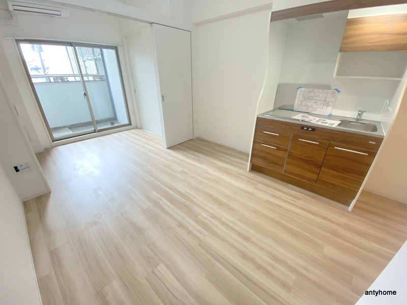 セレニテ東三国ミラク　仲介手数料無料の居間・リビング