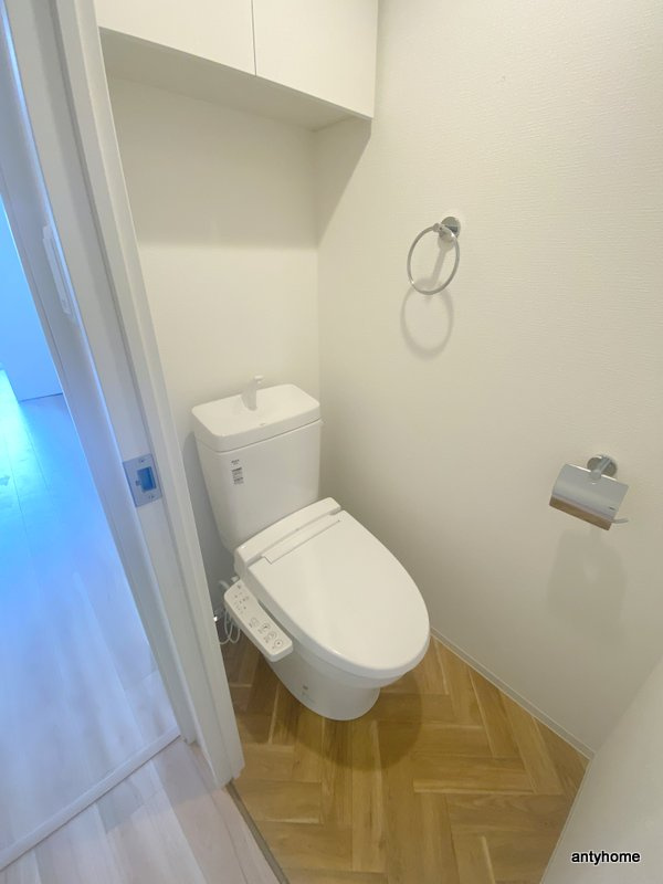 セレニテ東三国ミラク　仲介手数料無料のトイレ