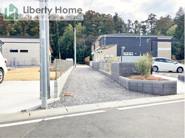 土浦市乙戸　中古戸建の駐車場