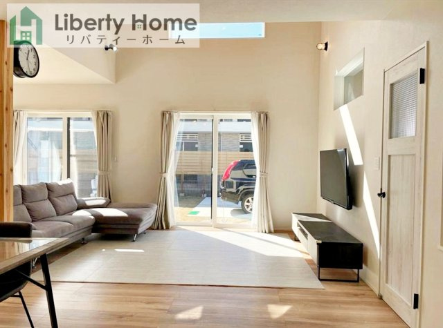 土浦市乙戸　中古戸建の居間・リビング