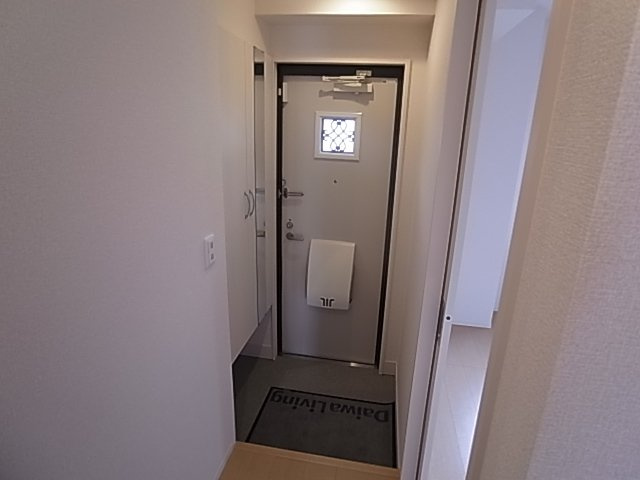 神戸市須磨区多井畑字前所のアパートの玄関|シューズボックス付き