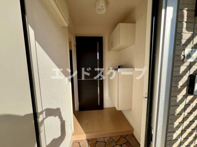 クリスタルコートの玄関|高崎、前橋エリアのお部屋探しはエンドスケープまで！お客様の理想お聞かせ下さい♪