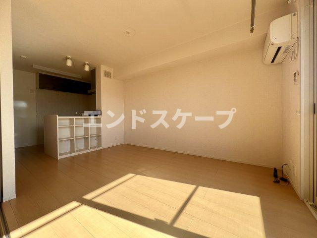 クリスタルコートの居間・リビング|高崎、前橋エリアのお部屋探しはエンドスケープまで！お客様の理想お聞かせ下さい♪