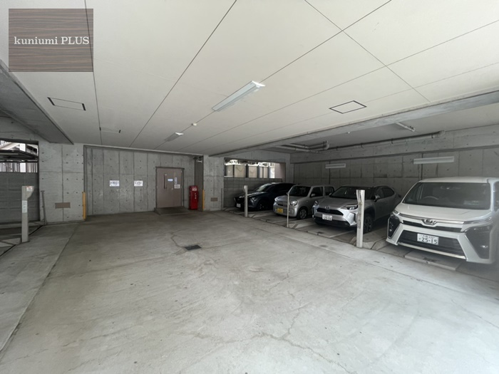 メロディハイム守口六番館の駐車場