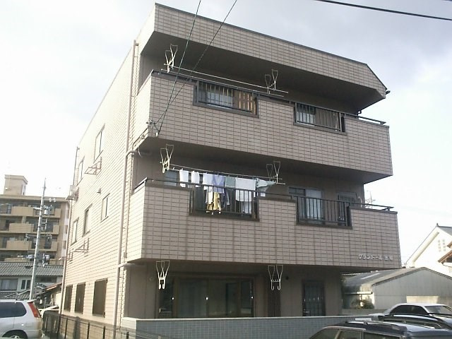グランドール池場の外観