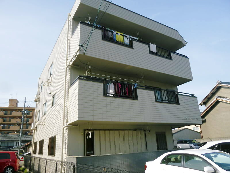 グランドール池場の外観