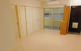 【居間・リビング】 | 《鉄骨/12.25％》岐阜市村雨町一棟マンション