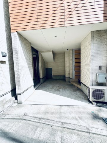 墨田区東向島２丁目の戸建の駐車場