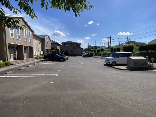 Parkside ひたち野の駐車場