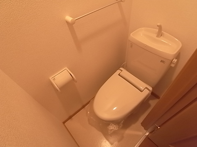 神戸市北区鈴蘭台東町２丁目の賃貸マンションのトイレ|ウォシュレット付