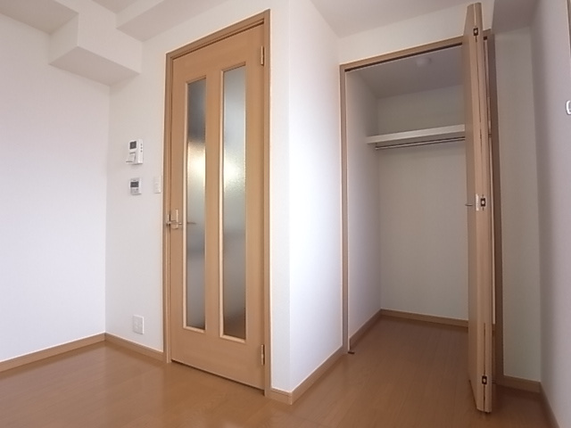 神戸市北区鈴蘭台東町２丁目の賃貸マンションの収納|クローゼット