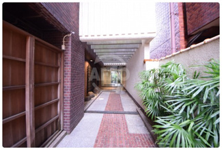 【エントランス】 | 上六青山ハイツ　エントランス