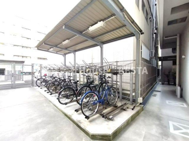 エステムコートみなと元町THE FIRST の駐車場