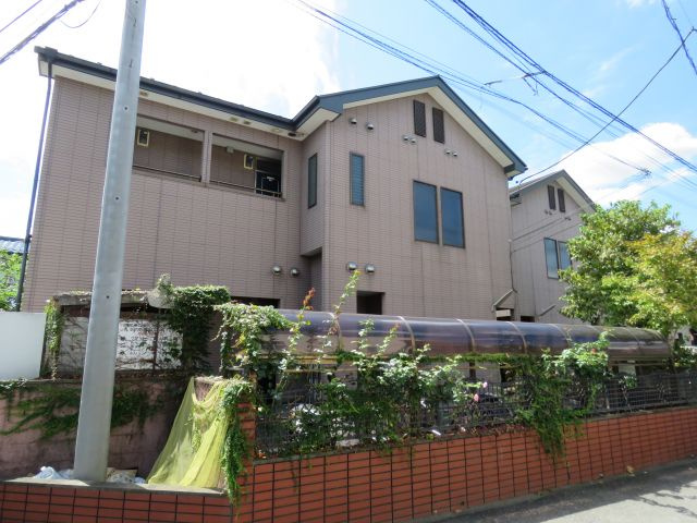 ロイヤルコーポTIU　A棟の外観