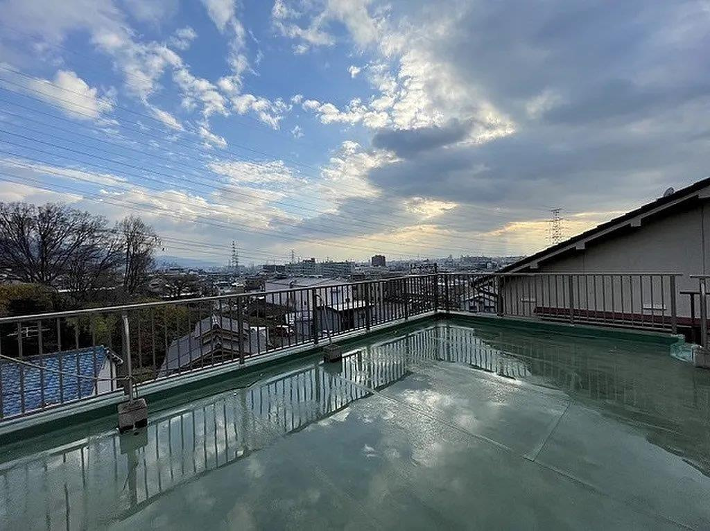 野崎3丁目　中古一戸建てのバルコニー|ルーフバルコニー
■物件内覧・資金計画相談・住宅ローン相談、リフォーム相談、お問合せ受付中■
※当日・翌日のご内覧、ご相談はお電話でのお問合せがスムーズです！