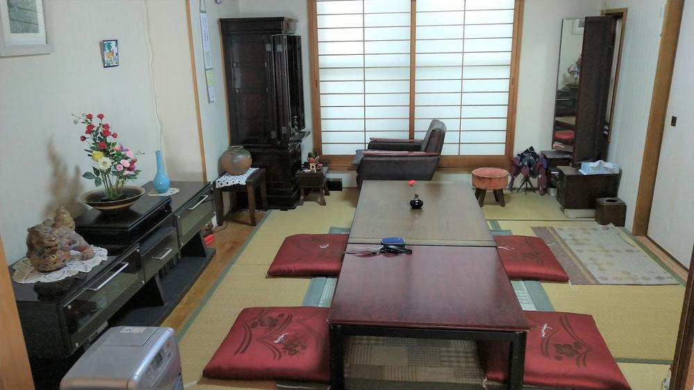 野崎3丁目　中古一戸建ての和室|和室6帖
■物件内覧・資金計画相談・住宅ローン相談、リフォーム相談、お問合せ受付中■
※当日・翌日のご内覧、ご相談はお電話でのお問合せがスムーズです！