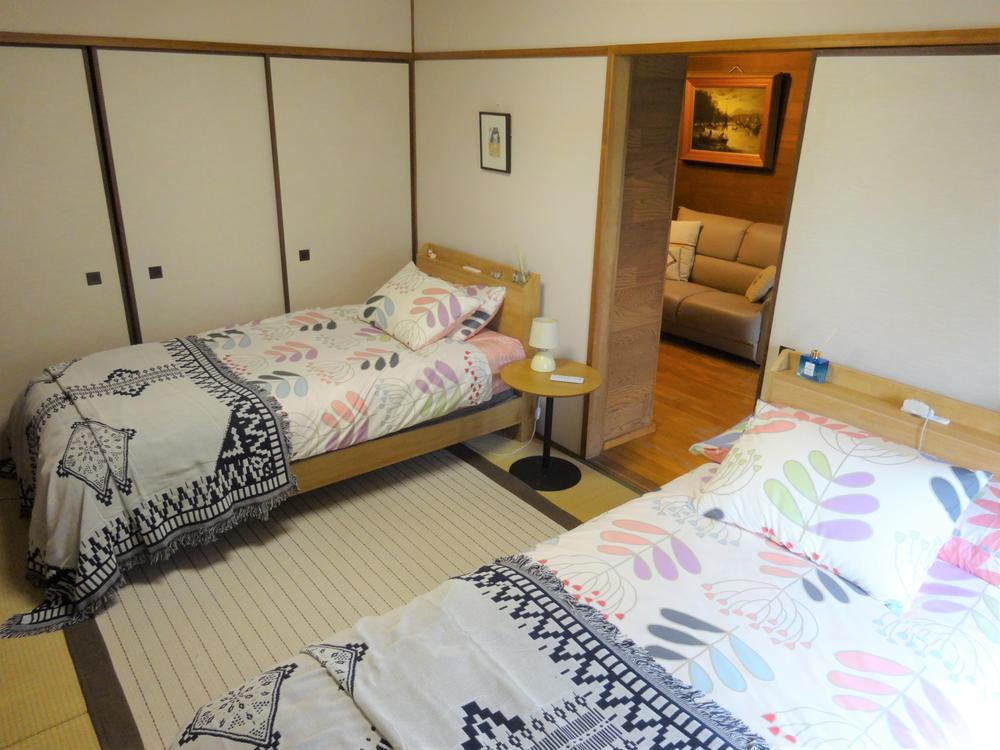 野崎3丁目　中古一戸建ての寝室|和室6帖
■物件内覧・資金計画相談・住宅ローン相談、リフォーム相談、お問合せ受付中■
※当日・翌日のご内覧、ご相談はお電話でのお問合せがスムーズです！