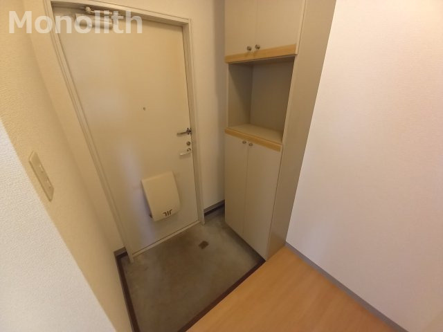 メゾン・アベリエA棟の玄関
