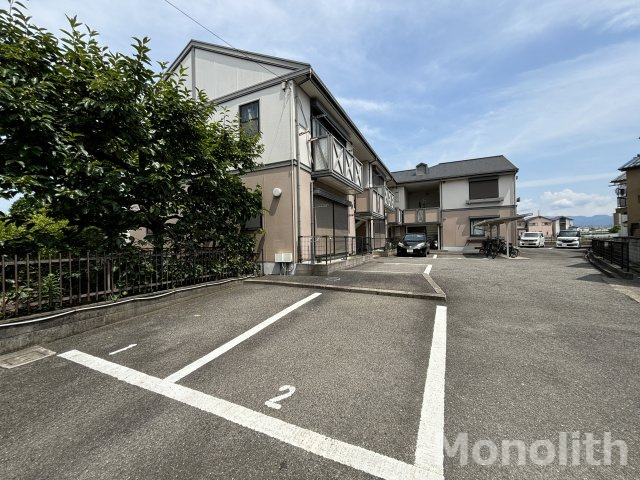 メゾン・アベリエA棟の駐車場