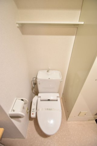 大阪市都島区都島本通５丁目の賃貸マンションのトイレ