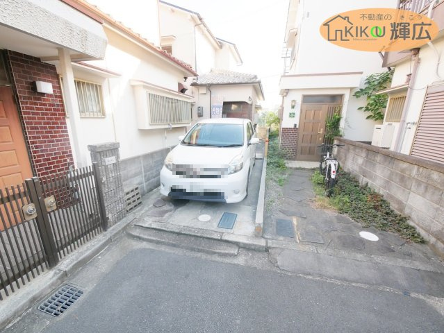 加古川市野口町野口　中古戸建の駐車場