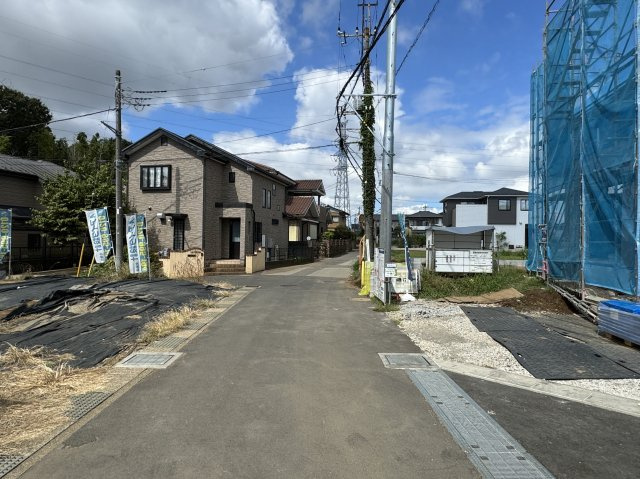 柏市戸張新築戸建の前面道路含む現地写真|南側前面道路