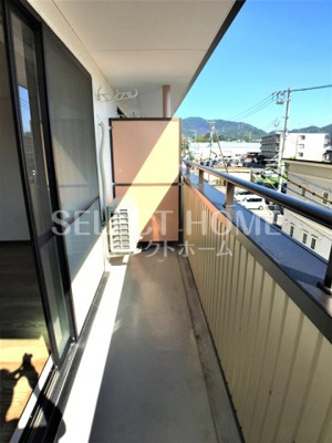 【バルコニー】 | アンフィニ幸田 | 外からの目が気にならないバルコニーで洗濯物が干せます
同型タイプ