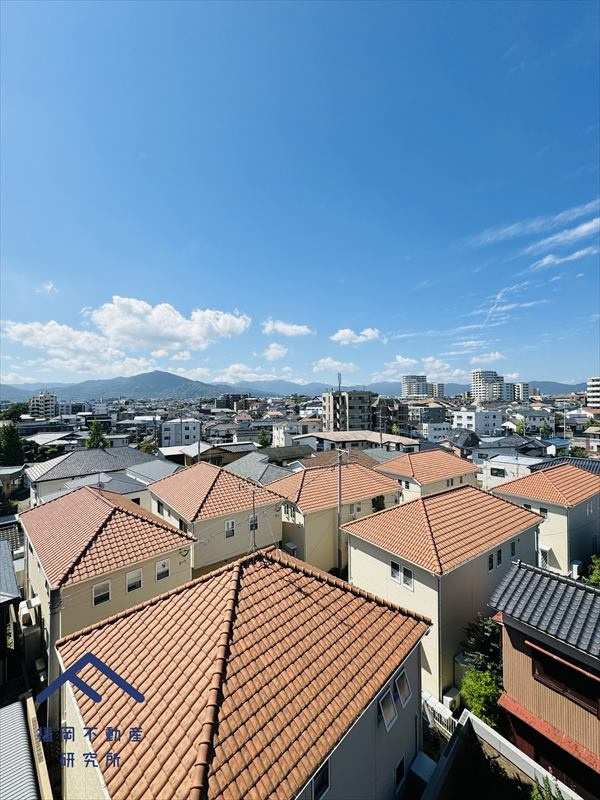 ロイヤルマンションパリエ別府の展望|静謐な戸建ての住宅街が広がるエリアです