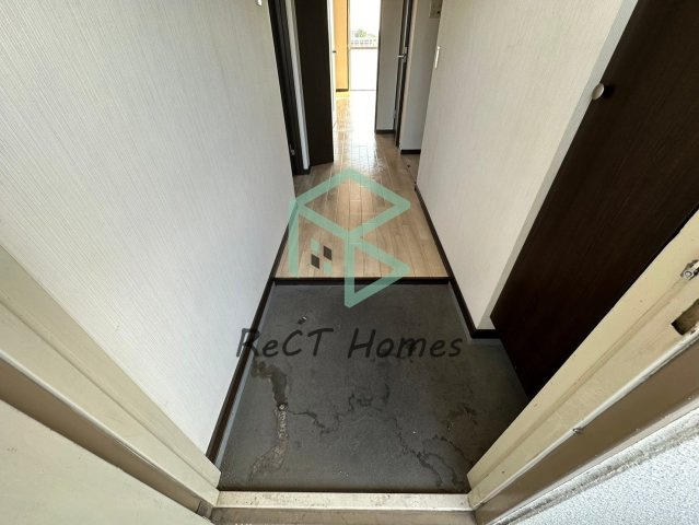 西飾磨ハイツの玄関