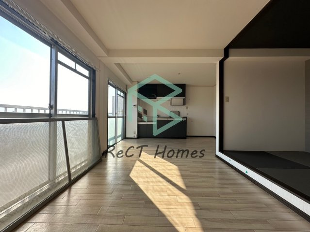 西飾磨ハイツの居間・リビング