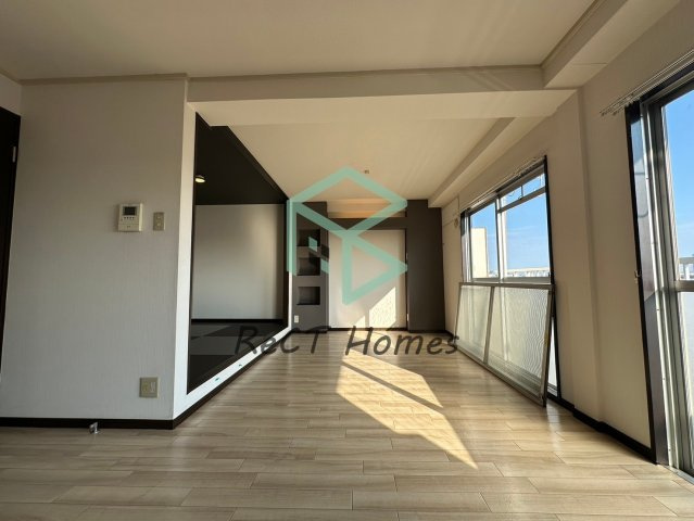 西飾磨ハイツの居間・リビング