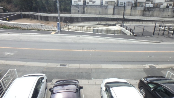 東伊達町杉原事務所・倉庫の駐車場