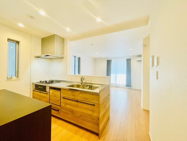 名東区上社三丁目戸建の居間・リビング|LDK③