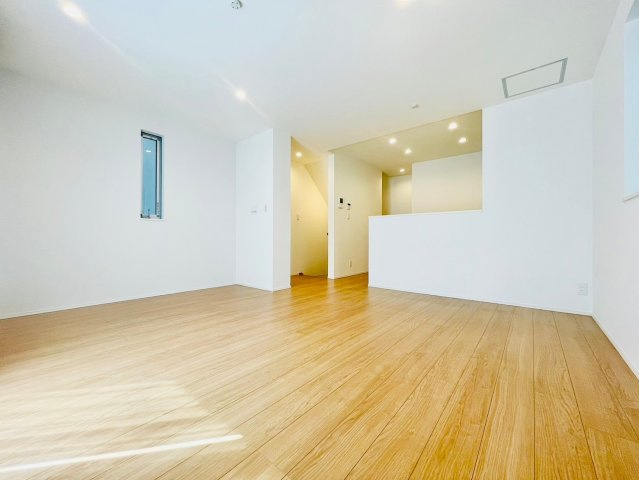 名東区上社三丁目戸建の居間・リビング|LDK①