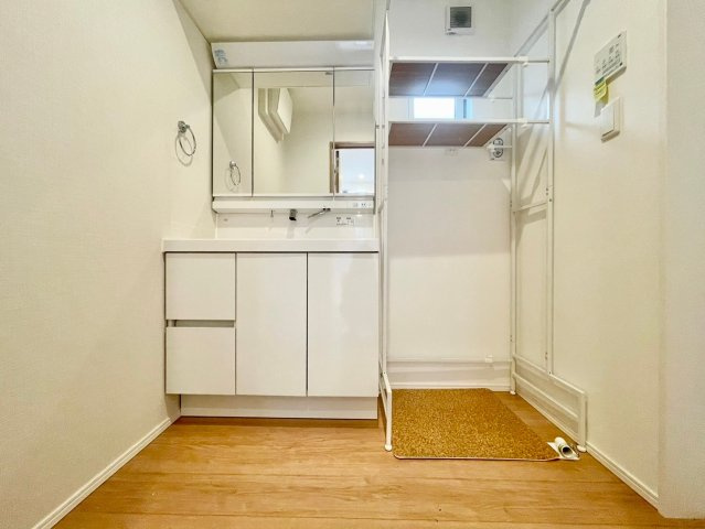 名東区上社三丁目戸建の独立洗面台|洗面所①