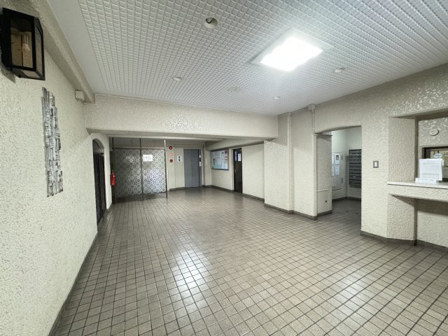 シャルム錦糸町のその他共用部分|広々としたエントランスホール