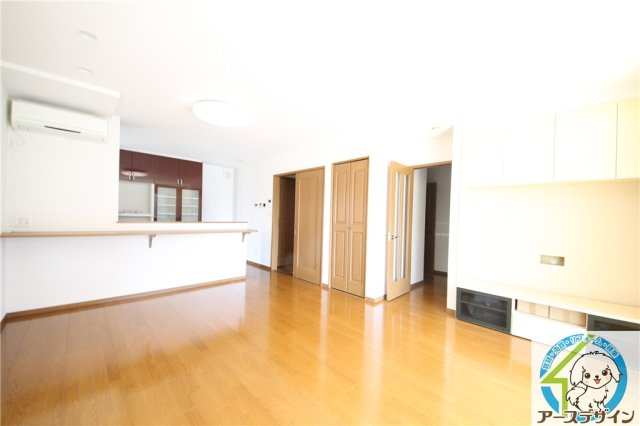 加古郡播磨町宮西１丁目の中古一戸建の居間・リビング|ゆったりとした居間です