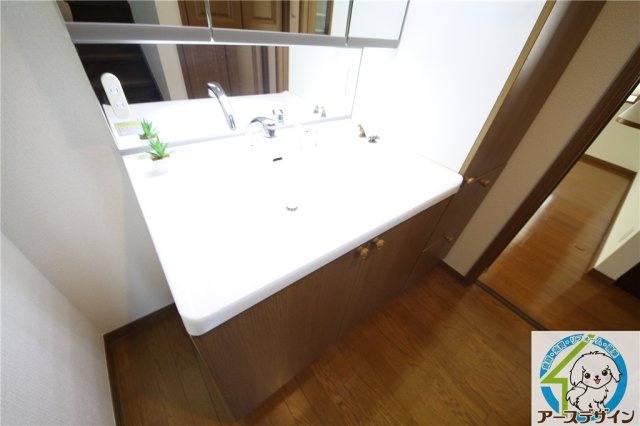 加古郡播磨町宮西１丁目の中古一戸建の独立洗面台|独立洗面化粧台が付いています