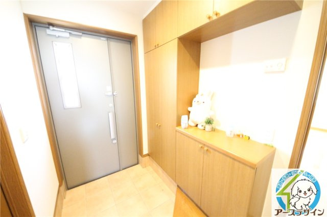 加古郡播磨町宮西１丁目の中古一戸建の玄関|きれいな玄関です