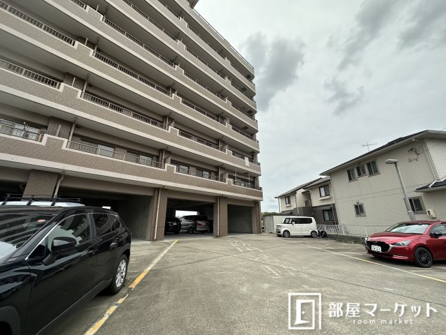 【駐車場】 | イーストロイヤルサイトウ