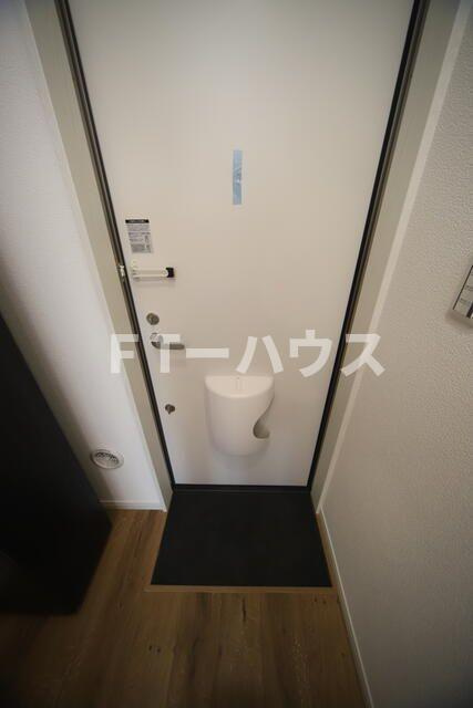 セレーナ八千代の玄関