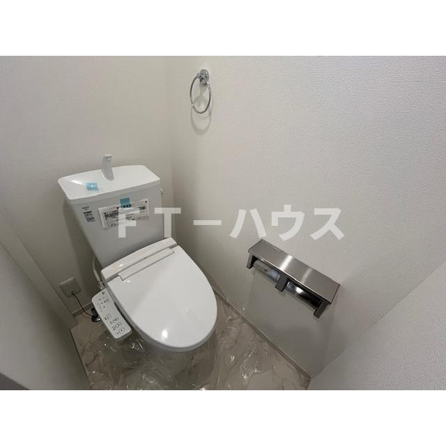 千葉市花見川区長作台２丁目の一戸建てのトイレ