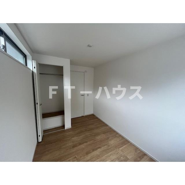 千葉市花見川区長作台２丁目の一戸建ての居間・リビング