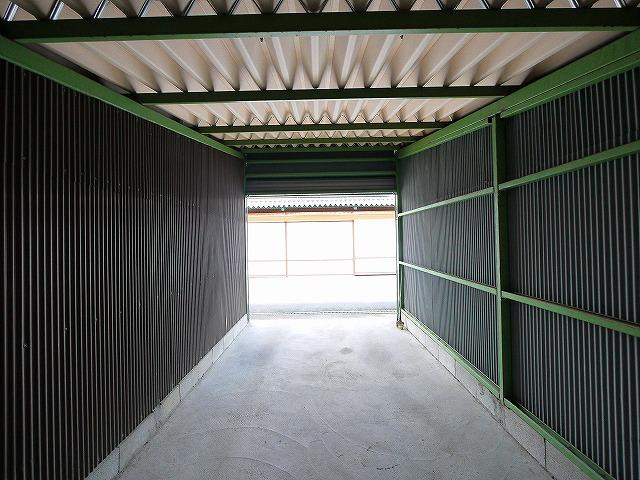 北岡シャッター付ガレージ