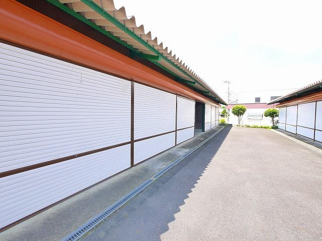 北岡シャッター付ガレージ